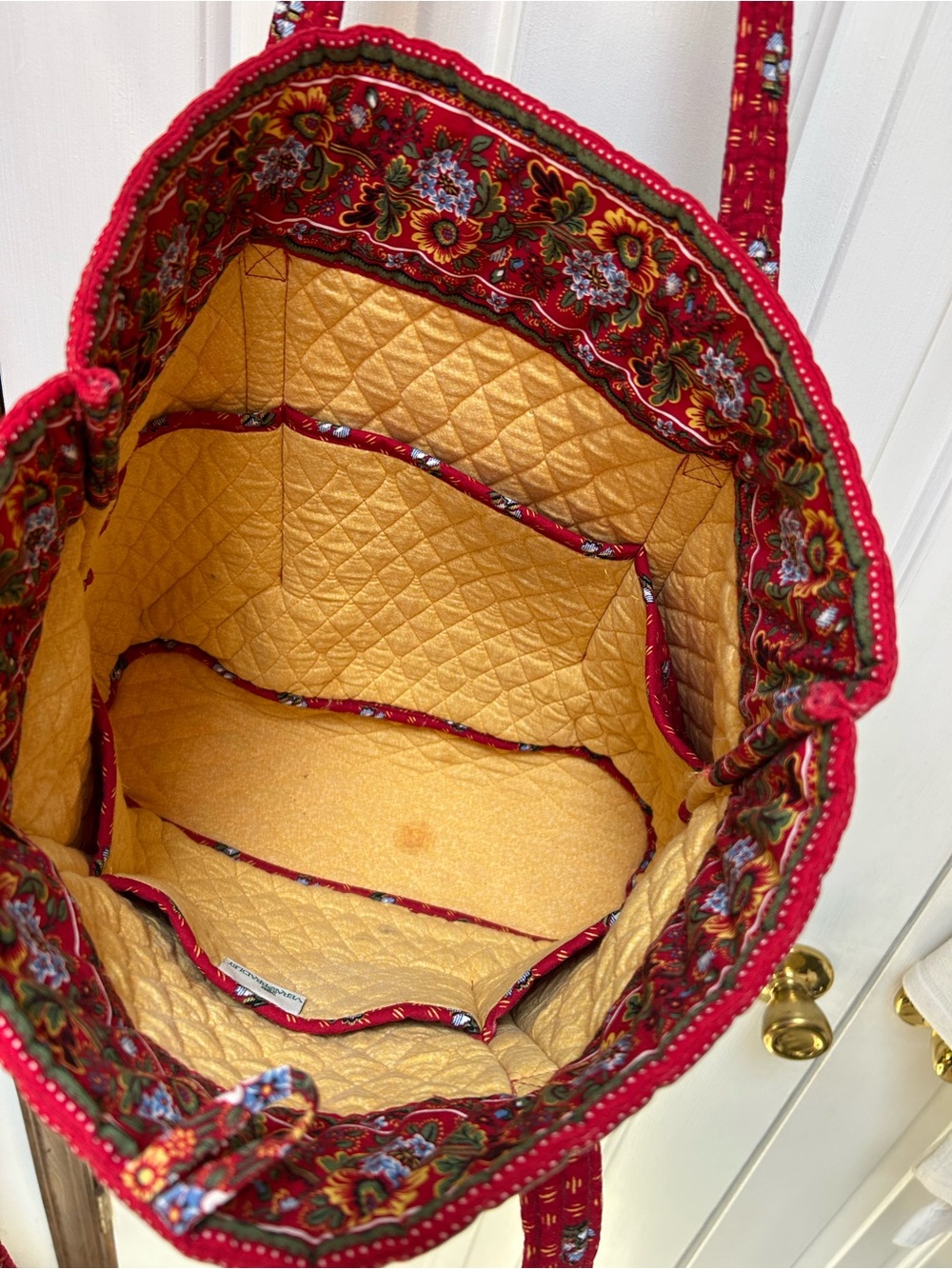 Vera Bradley Lg Quilted Floral Red Tote Bag. Bonus! W/ Matching Pouch-exc shape! - Picture 6 of 15